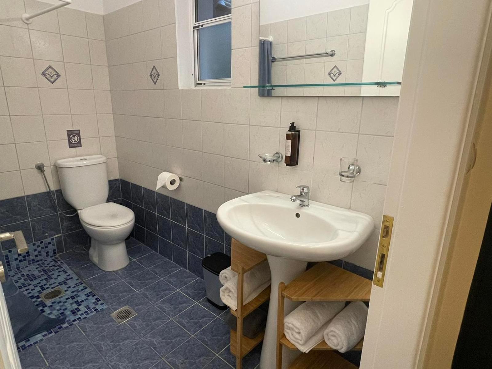 Theros Retreat Спартія Номер фото
