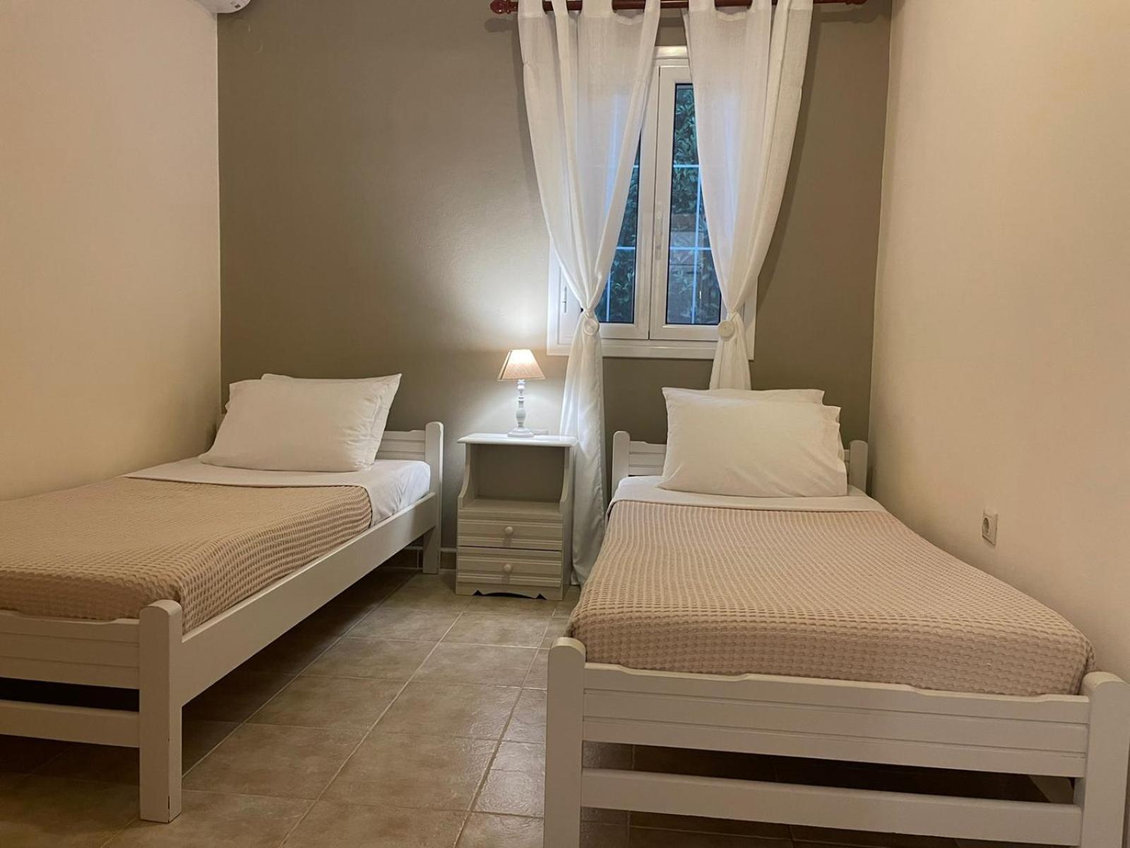 Theros Retreat Спартія Номер фото